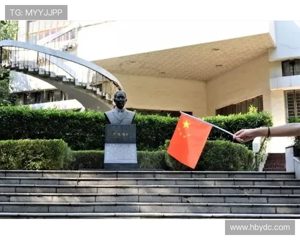 加纳主帅解雇前为记者唱生日歌 加纳主帅解雇前为记者唱生日歌